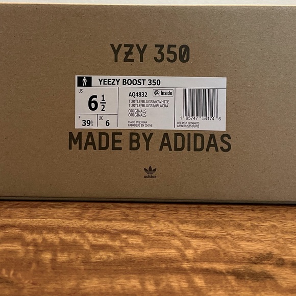 Yeezy Boost 350 - Picture 2 of 3